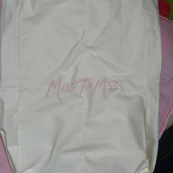 Miss to Mrs. Bridal Accessories - Picture 13 of 13